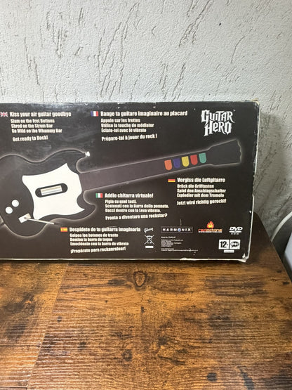 Chitarra Guitar Hero PS2 in confezione