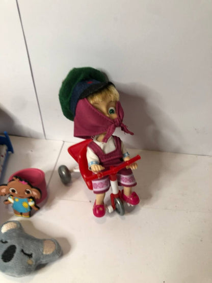 Action figure\bambole Masha e orso