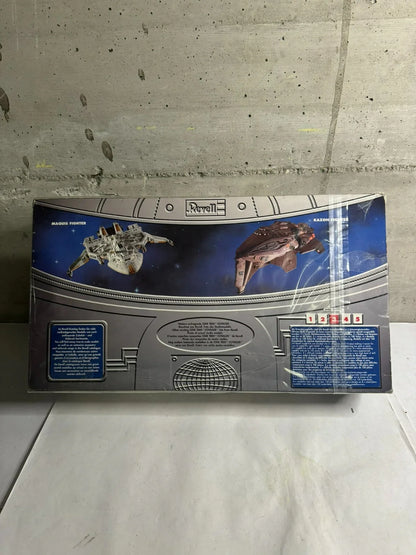 REVELL - STAR TREK VOYAGER CAPTAIN Kathryn Janeway MODEL KIT U.S.S. VOYAGER#HD
