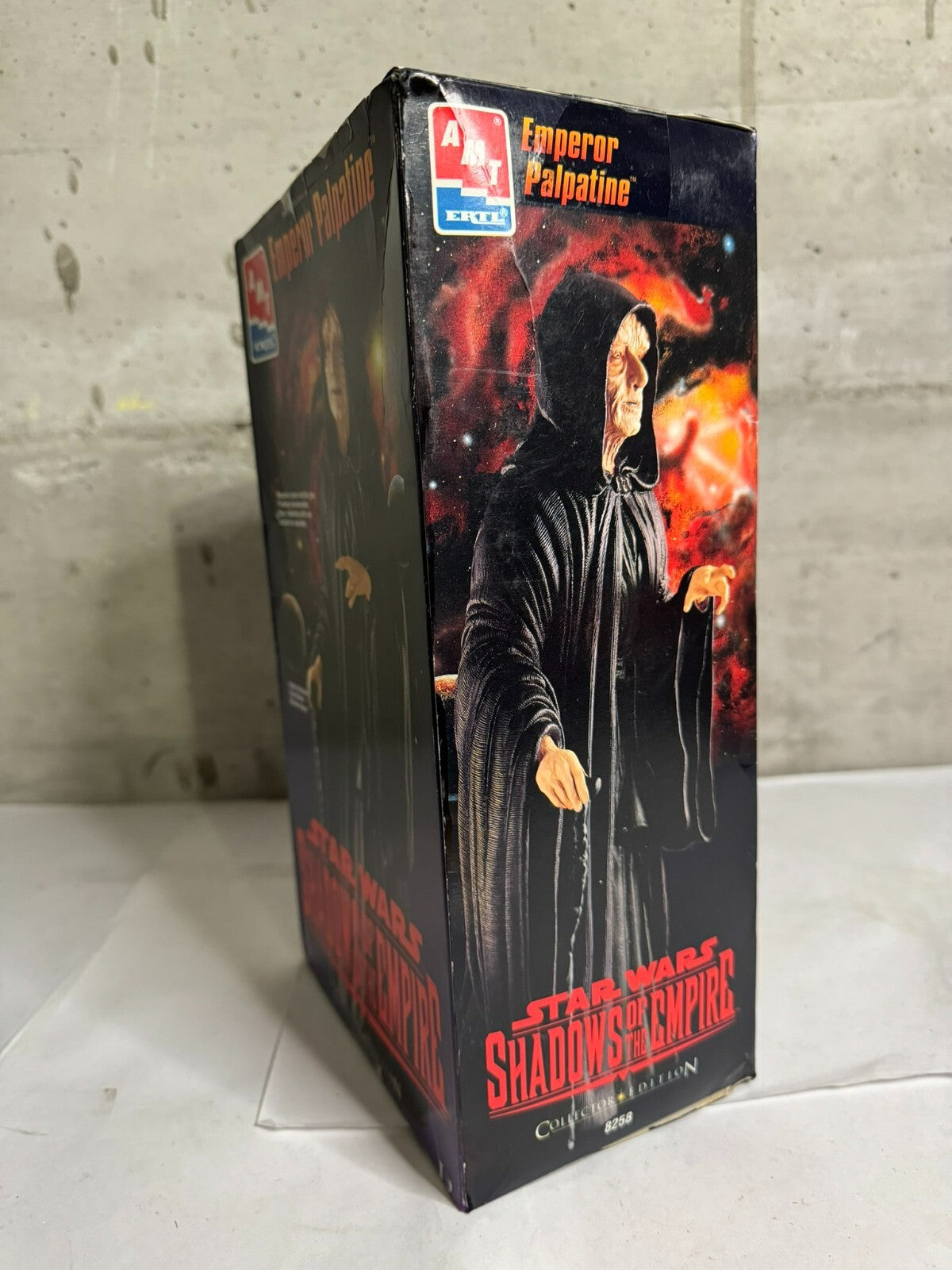 AMT ERTL IMPERATORE PALPATINE STAR WARS SHADOWS OF THE EMPIRE. 1:6  VINYL KIT