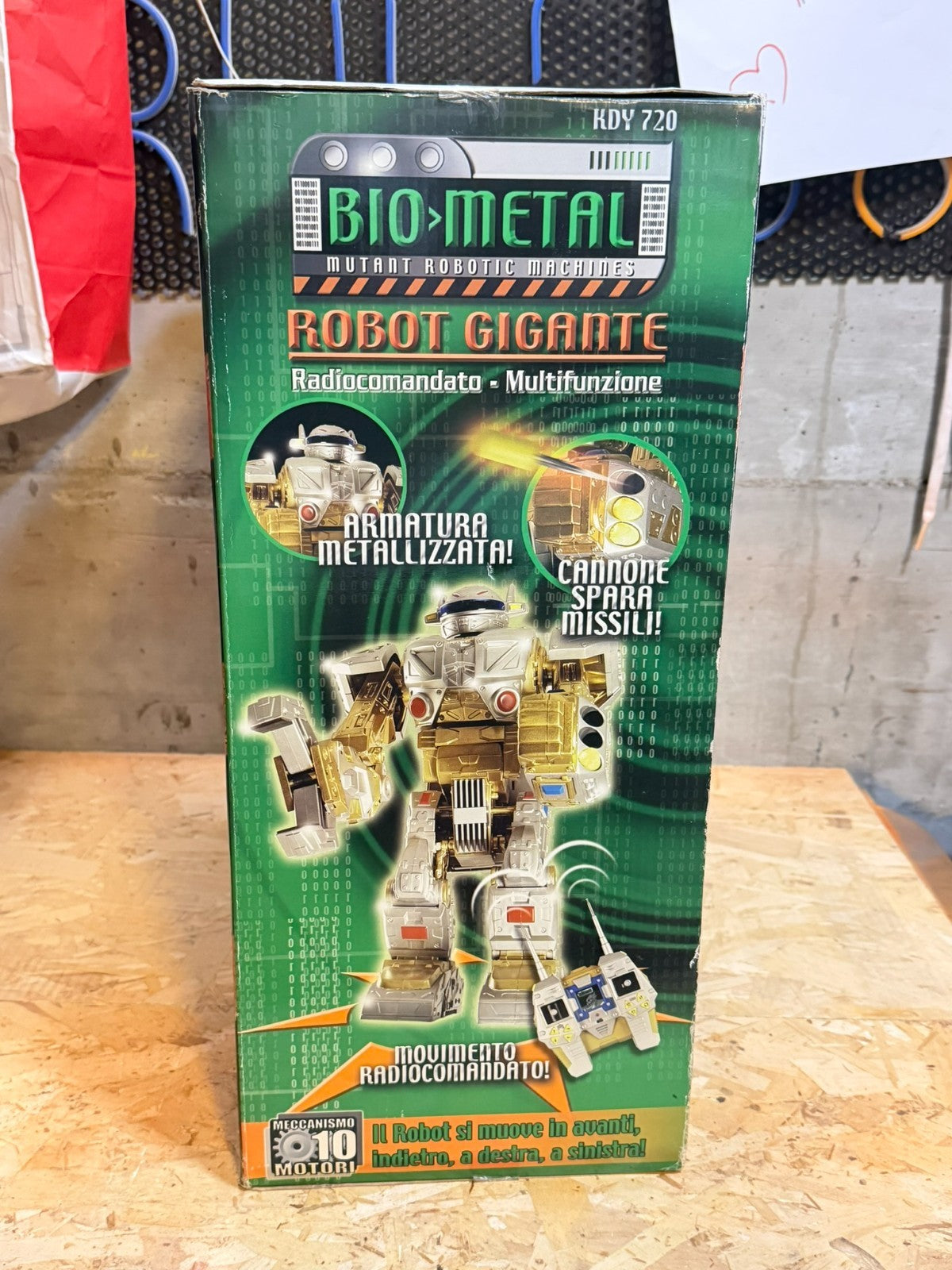 BIO- METAL GIANT ROBOT RC RADIO CONTROLLED MOD KDY 720 radiocomandato nuovo