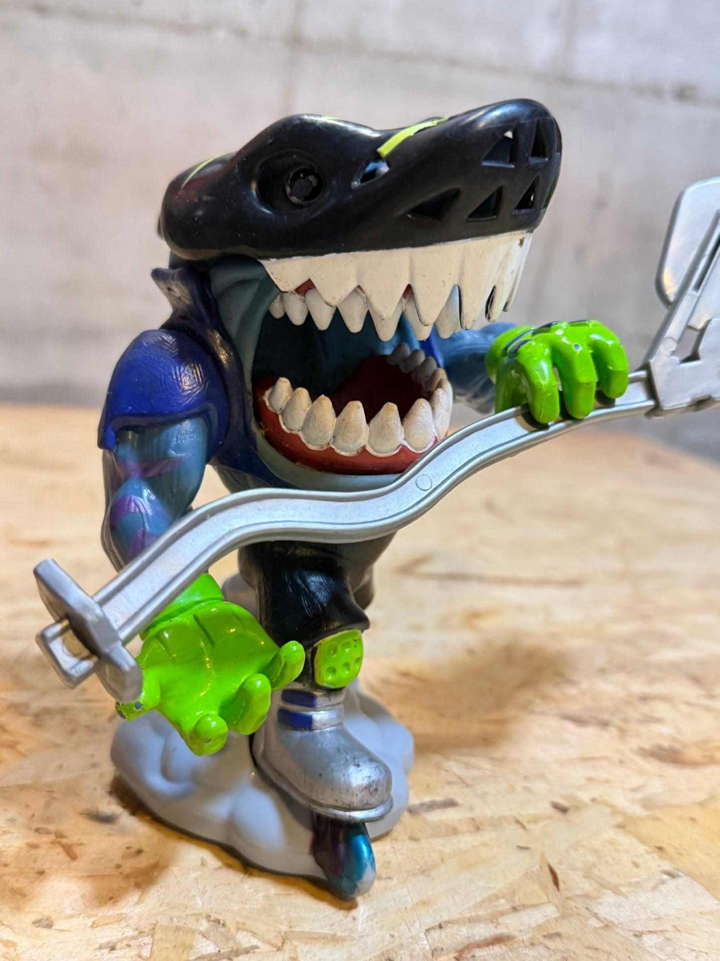 Vintage 1995 Mattel Street Sharks Streex Blade con maschera e bastone da hockey
