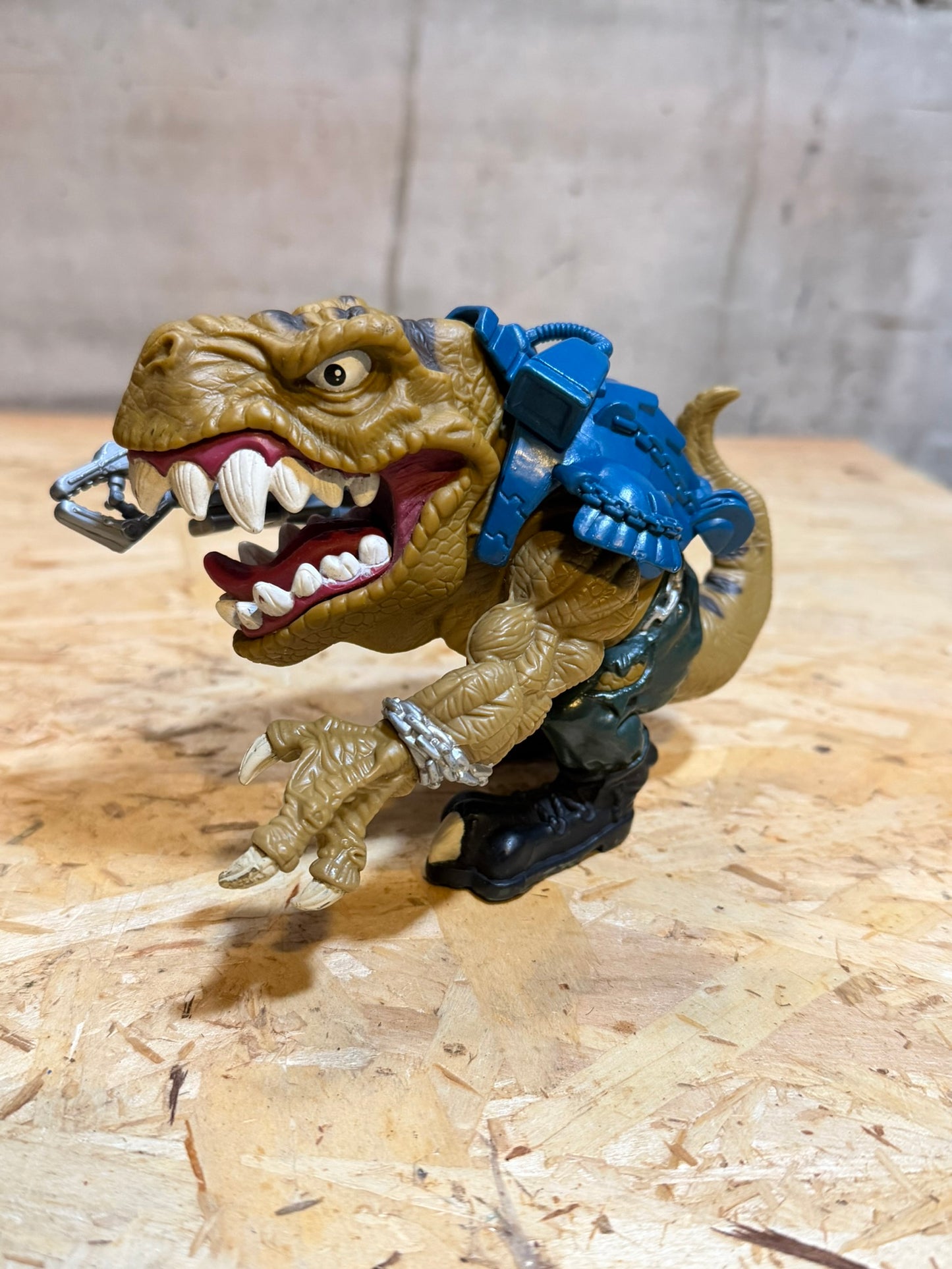 Mattel Extreme Dinosaurs T-Bone 1996 qausi completo