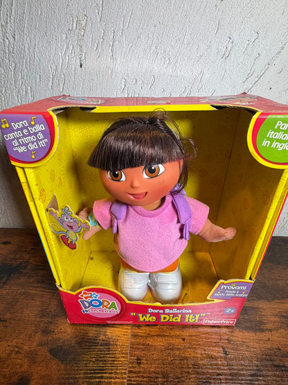 Fisher Price Dora l'esploratrice "We Did It" Dancing Dora Nick Jr 2001 nuovo con
