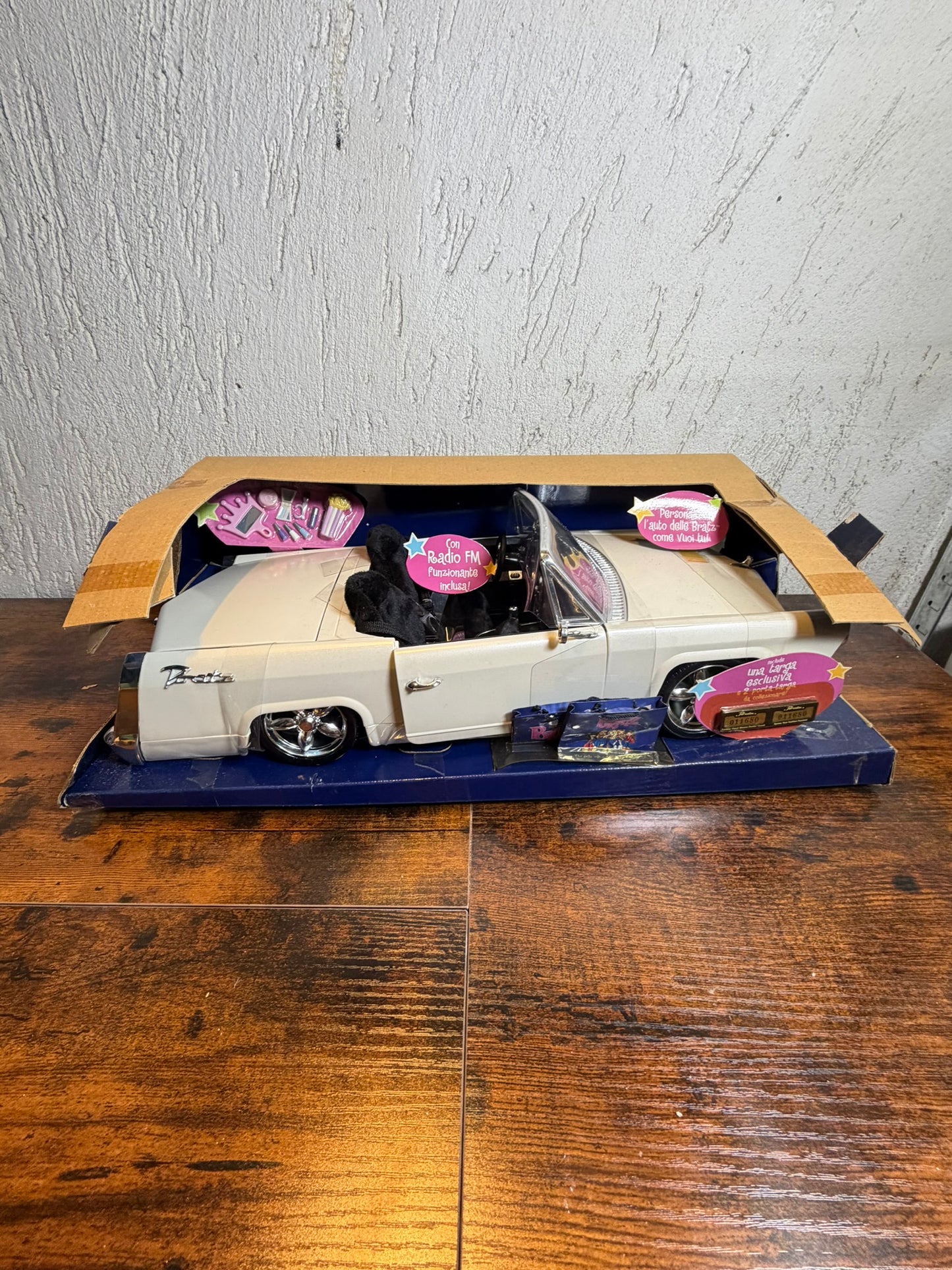Bratz - Auto F.M. Cruiser con radio FM- Gig 2002 - Art. NCR254072 non funziona