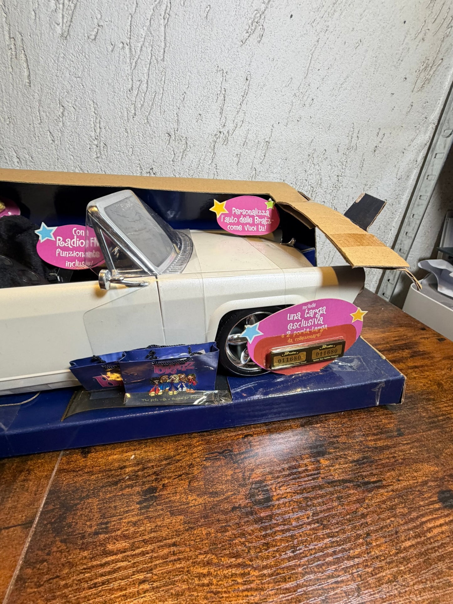Bratz - Auto F.M. Cruiser con radio FM- Gig 2002 - Art. NCR254072 non funziona
