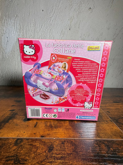 G0003-Hello Kitty. La fabbrica degli accessori moda (cod. 15495)