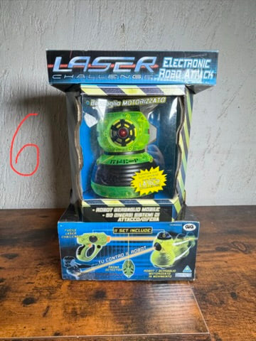 Vintage GIG LASER CHALLENGE - Electronic Robo Attack Kombat 90's