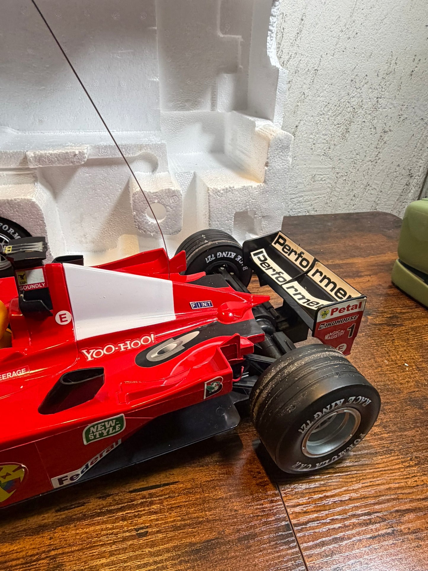 World Championship Remote Control Car Racing 1/8th Scale Ferrari (funziona)