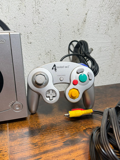 Console GAMECUBE RESIDENT EVIL 4 LIMITED EDITION PAL Con Controller E gioco