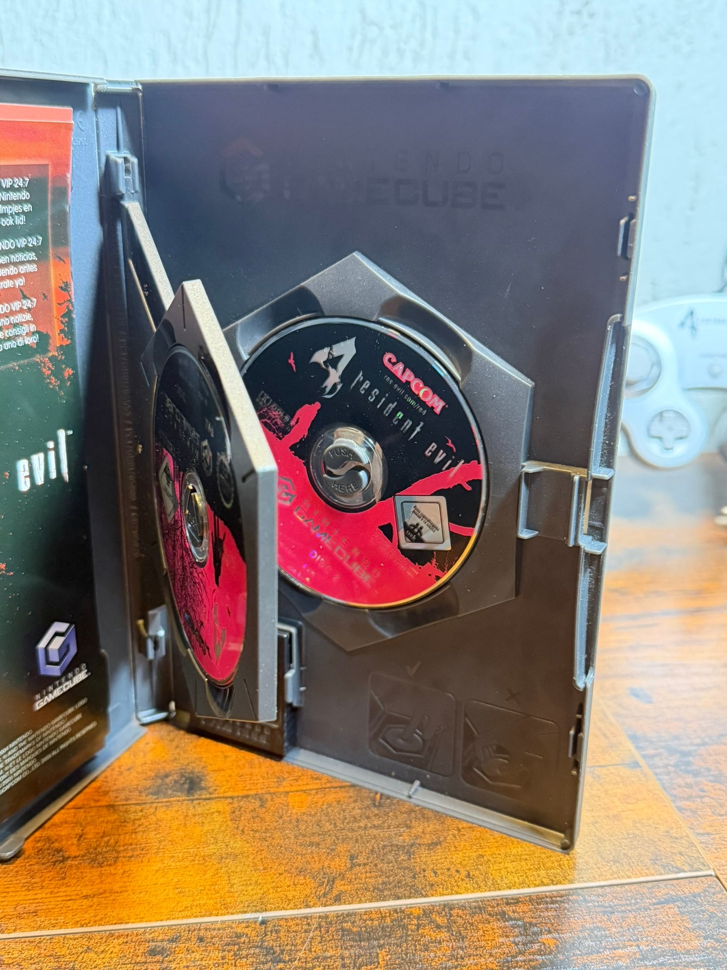 Console GAMECUBE RESIDENT EVIL 4 LIMITED EDITION PAL Con Controller E gioco