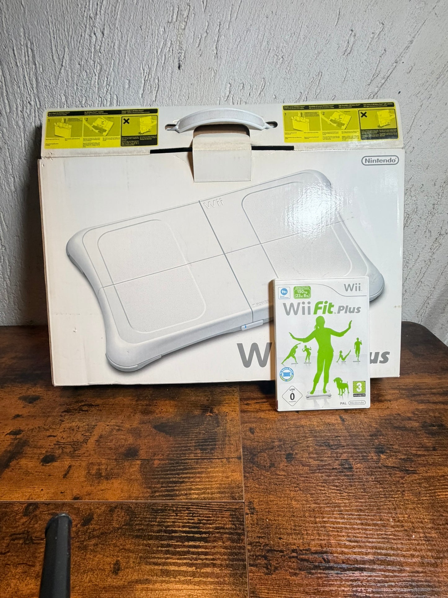 Nintendo Wii balance board +Wii Fit Plus
