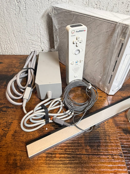 Nintendo Wii RVL‐001 EUR bianca con barra sensore, cavi e controller TESTATA