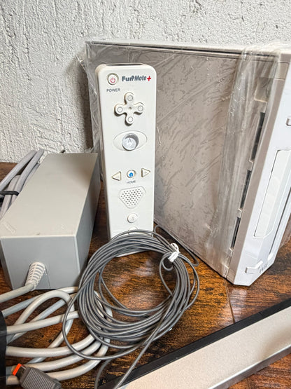 Nintendo Wii RVL‐001 EUR bianca con barra sensore, cavi e controller TESTATA