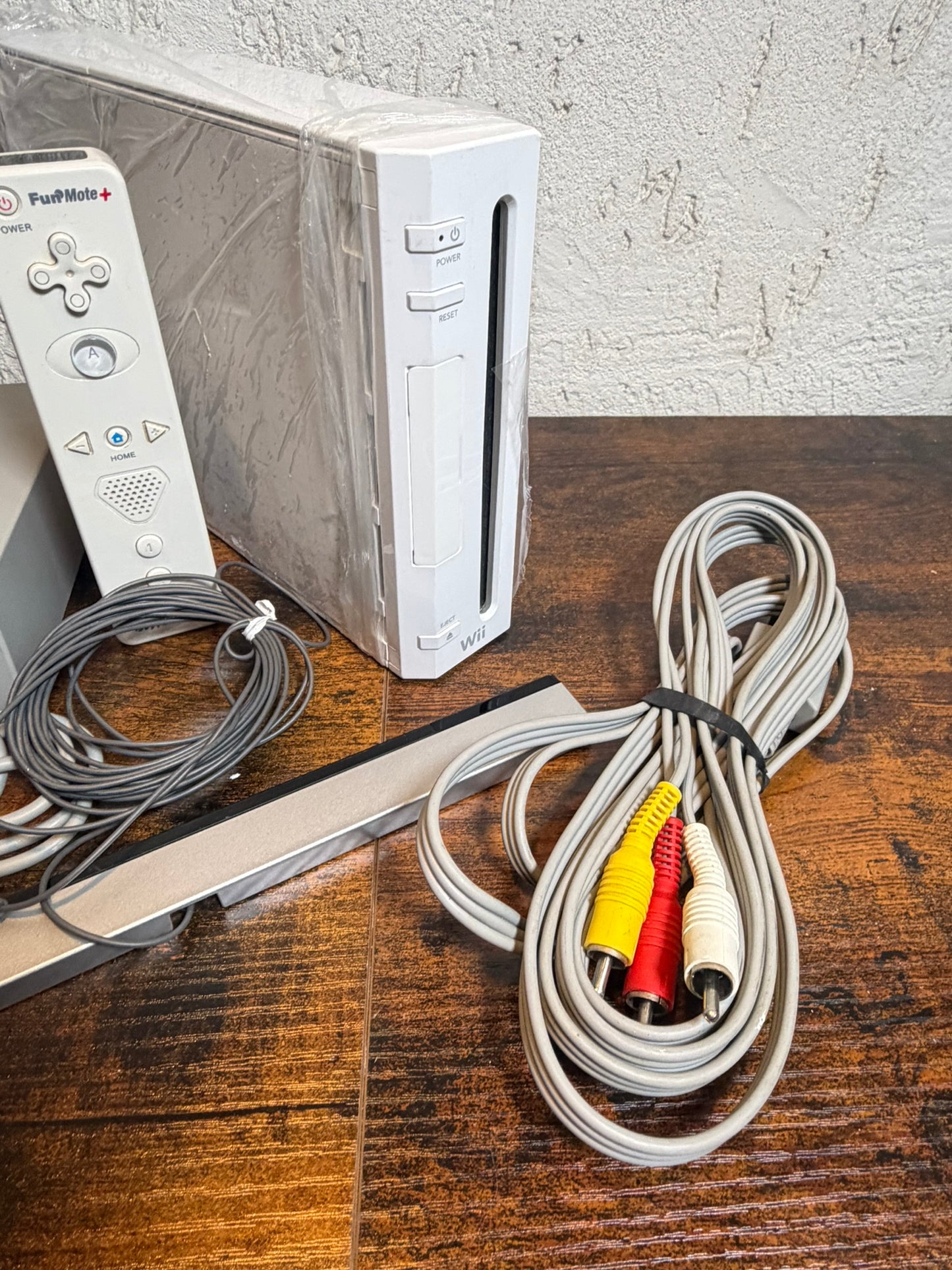 Nintendo Wii RVL‐001 EUR bianca con barra sensore, cavi e controller TESTATA