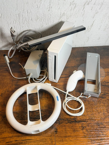 Console Wii funzionante: volante nunchuck alimentazione (manca il cavo video)