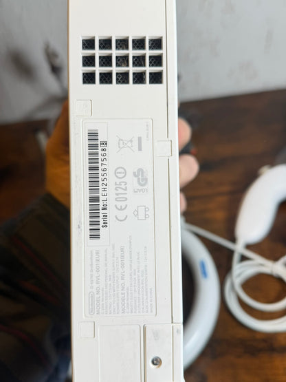 Console Wii funzionante: volante nunchuck alimentazione (manca il cavo video)