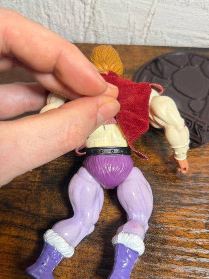 PRINCE ADAM MASTERS OF THE UNIVERSE MOTU MATTEL MALAYSIA 1981 (base non inclusa)
