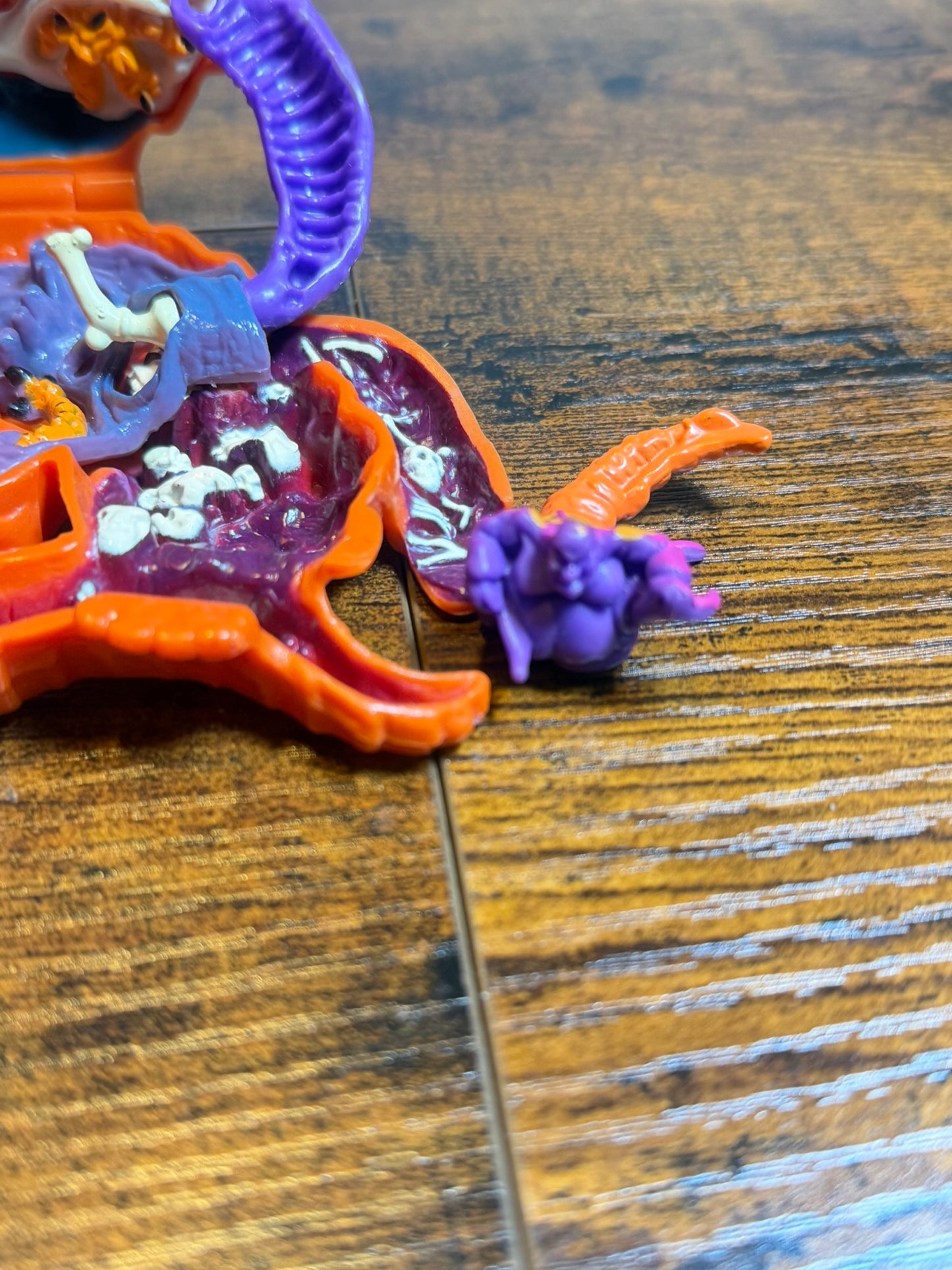 MIGHTY MAX DOOM ZONES BLUEBIRD 1994 LASHES LIZARD LUCERTOLA incompleto