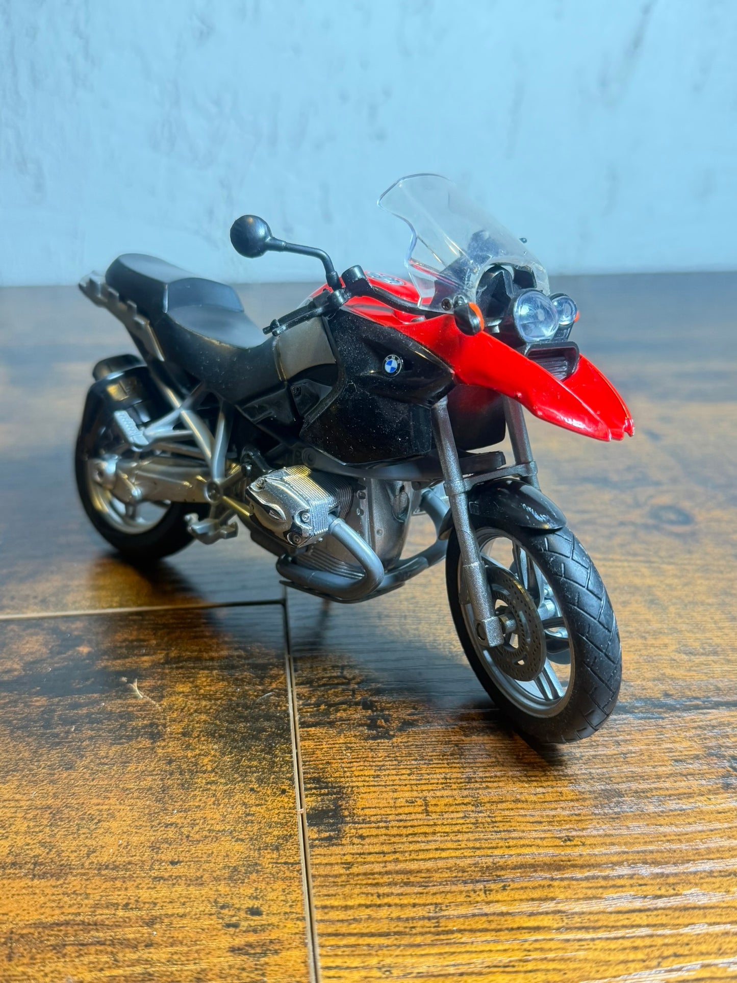 Modellino moto BMW gs rotto