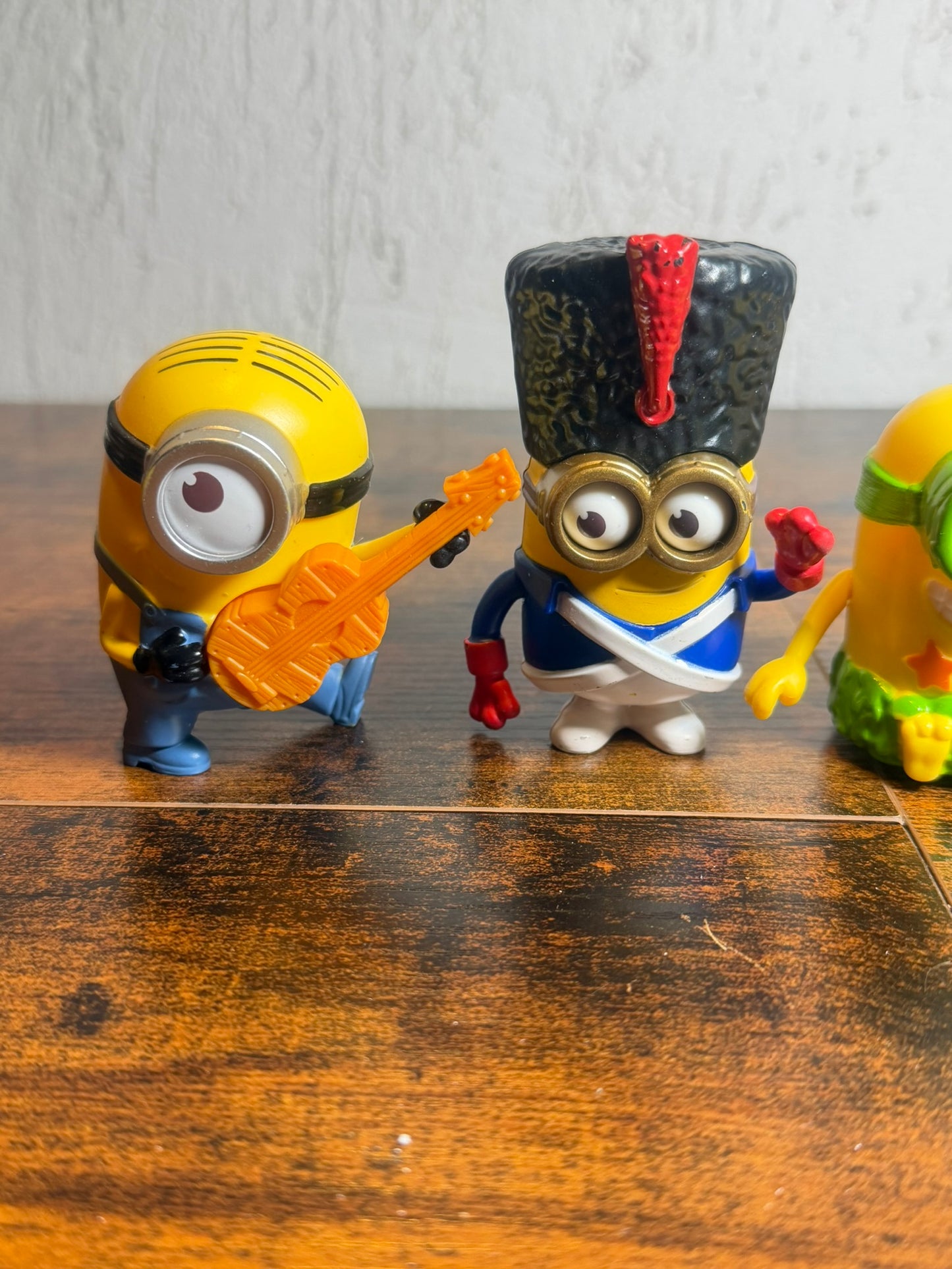 4 figure minions
