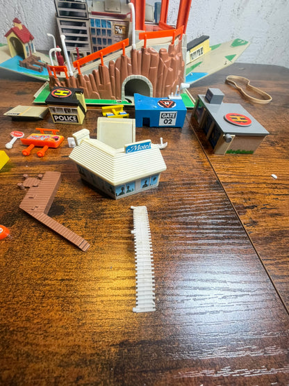 La Città Delle Micro Machines Gig Galoob Toys Cassetta Degli Attrezzi incompleto