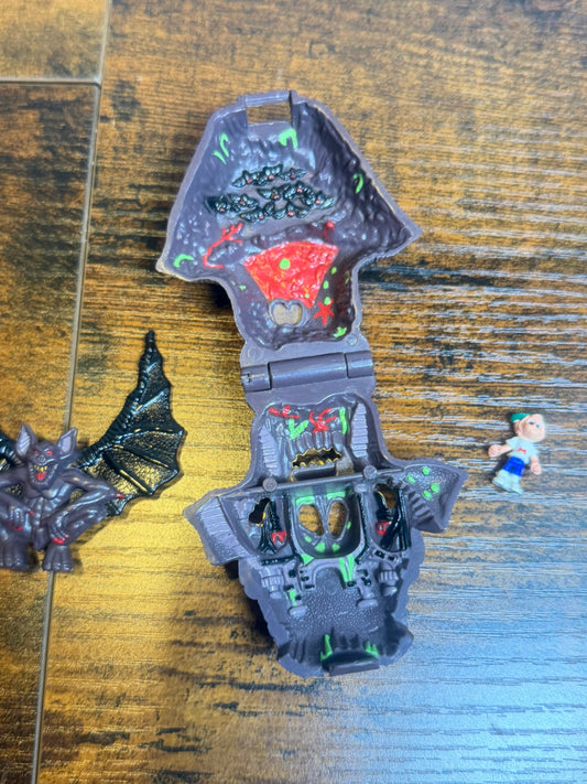 Vintage 1992 Mighty Max Defeats Vamp Biter Playset Completo