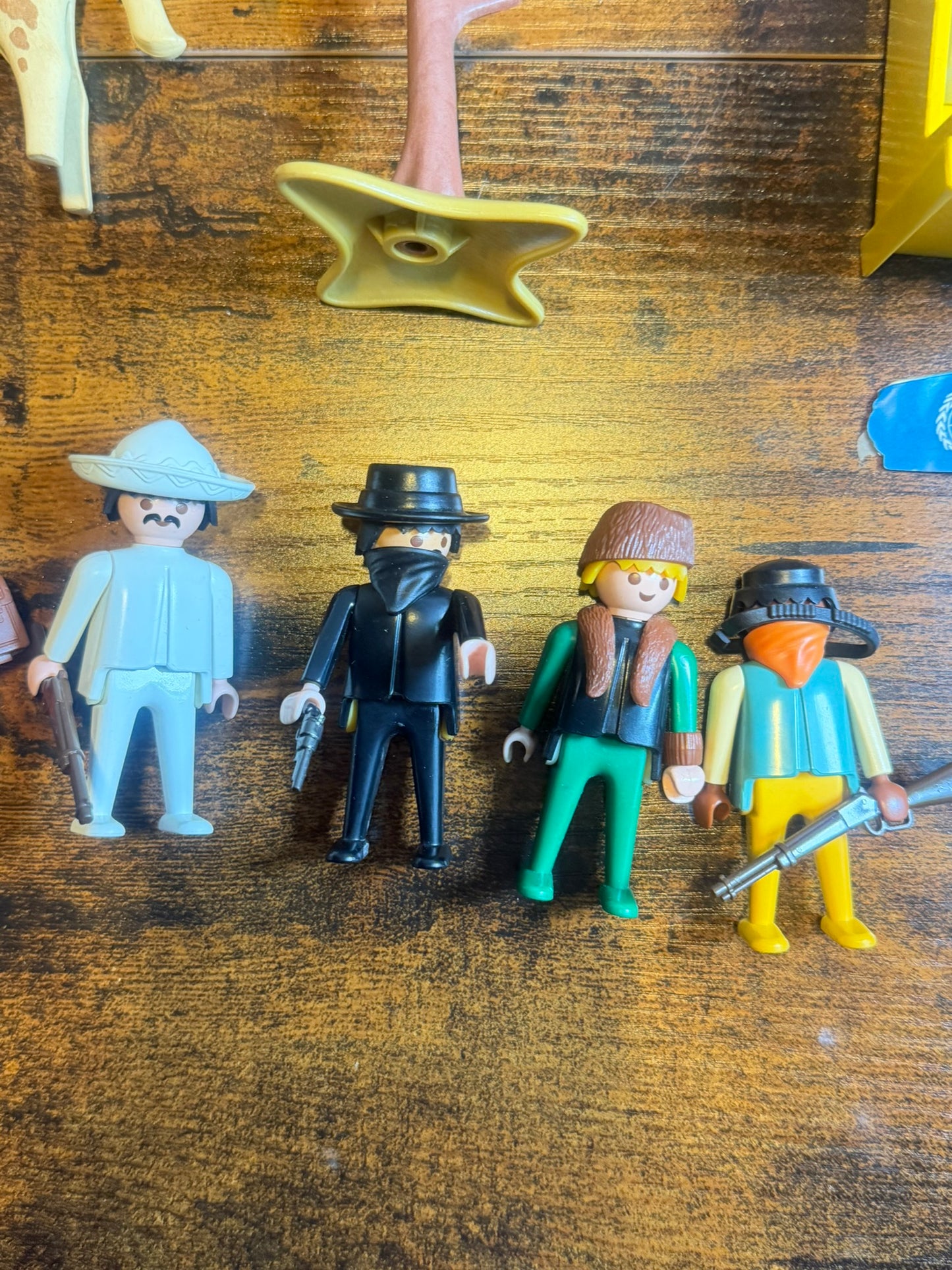 Lotto playmobile personaggi e accessori e animali