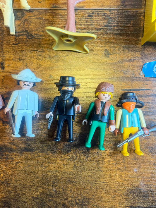 Lotto playmobile personaggi e accessori e animali