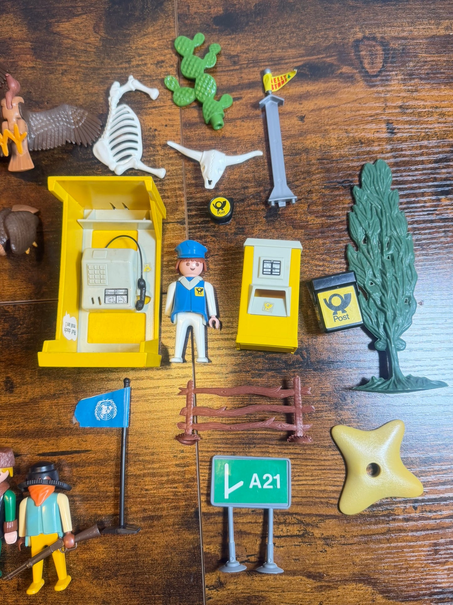 Lotto playmobile personaggi e accessori e animali