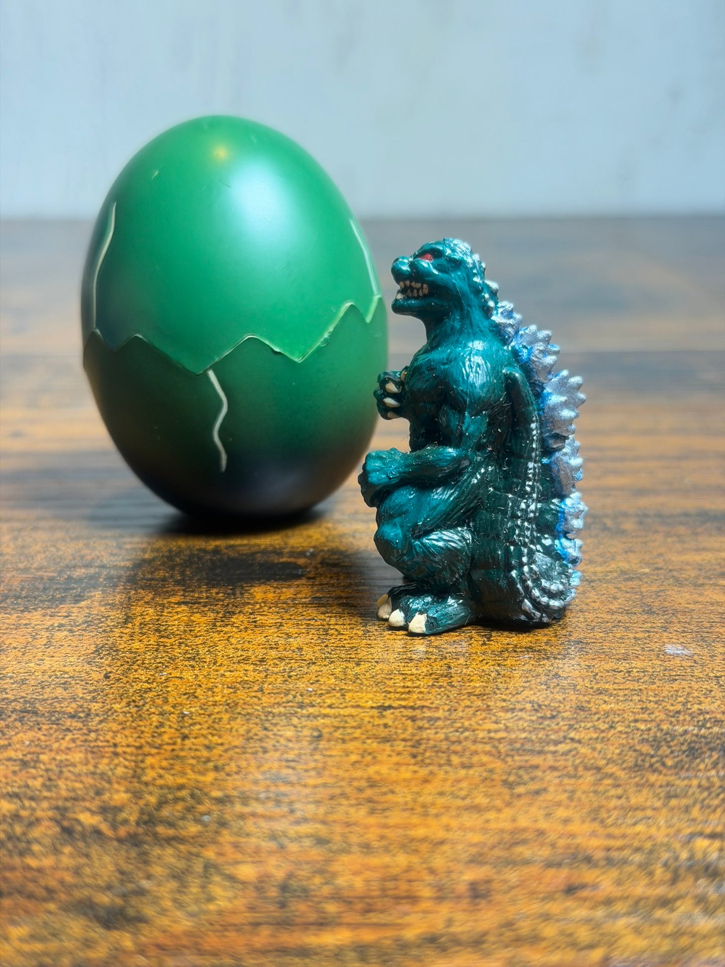 GODZILLA Hatched Egg & PVC Figure 1993 Trendmasters