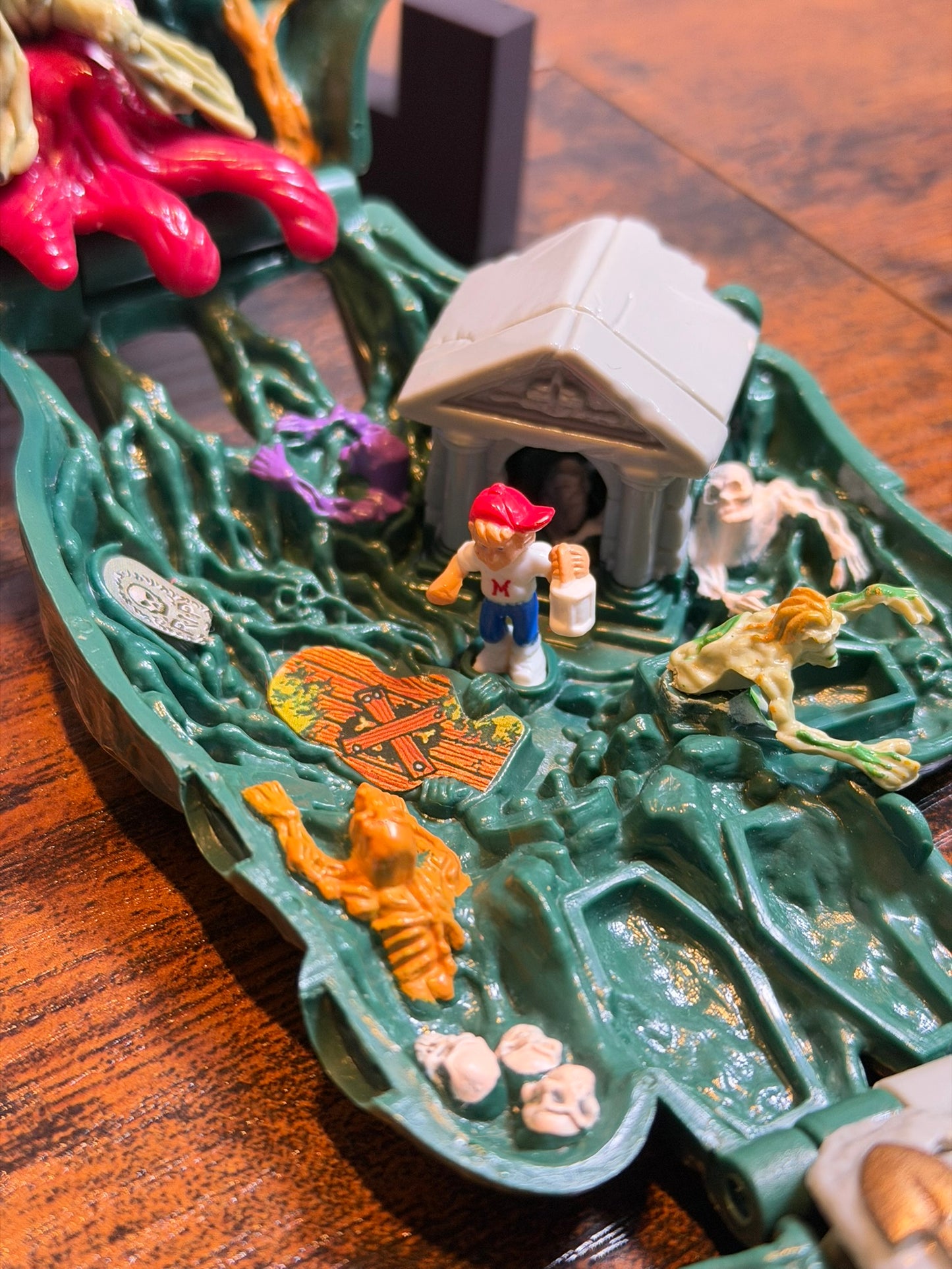 1994 Mighty Max Graveyard Grip hand zombi mano zombie completa