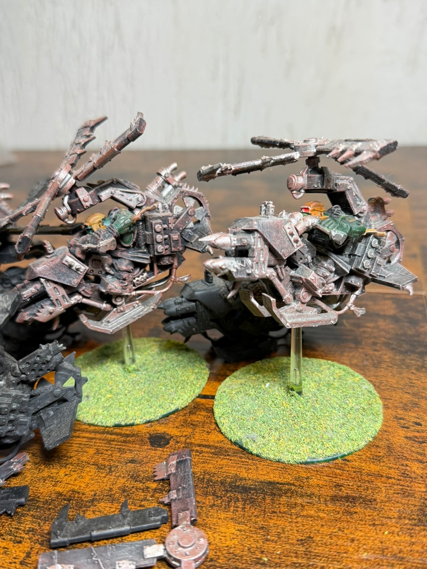 6 pezzi Warhammer 40k: Ork Deffkoptas (da riparare)