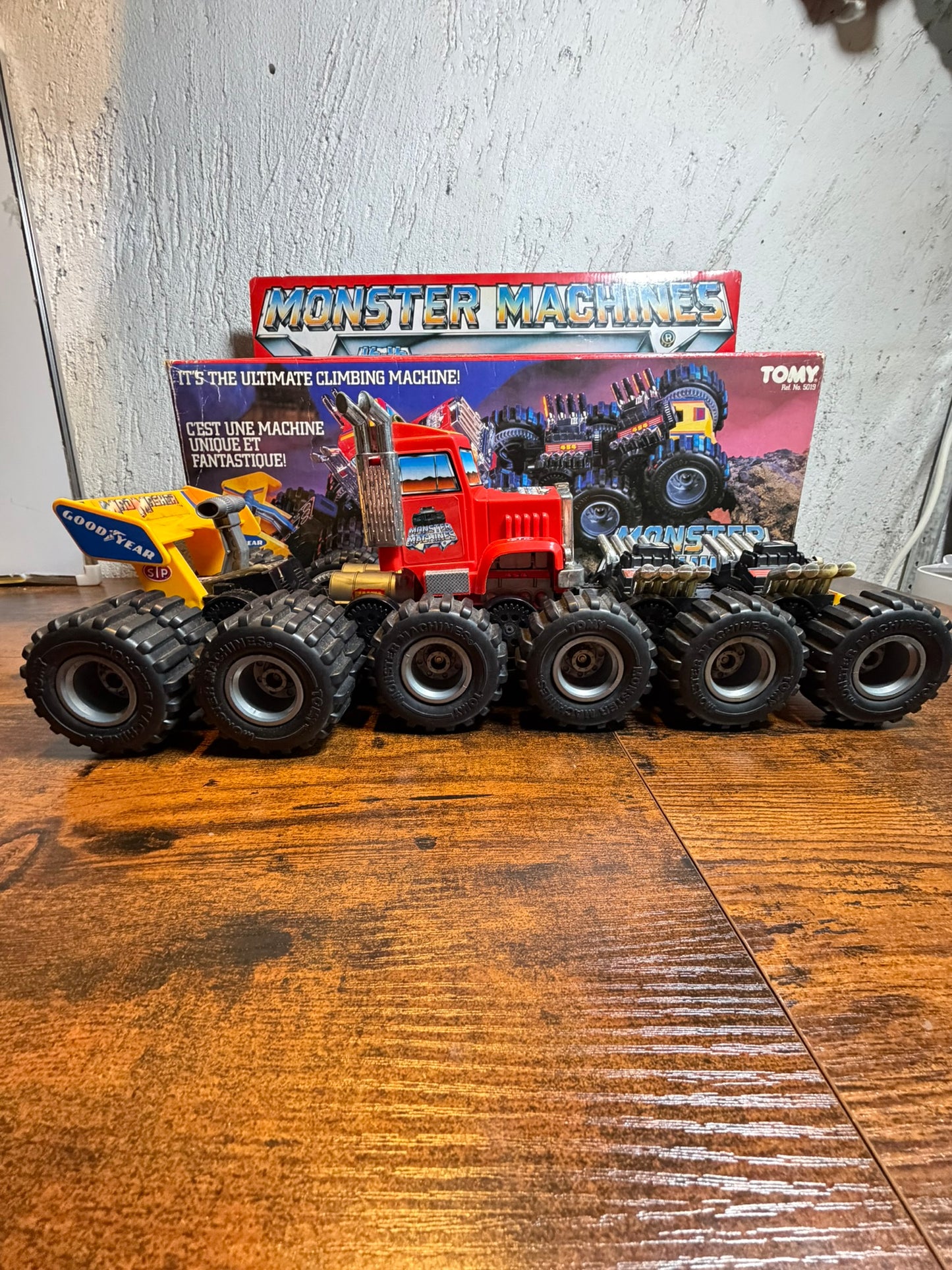TOMY MONSTER MACHINES 16×16 TOMY 1986 non funzionante