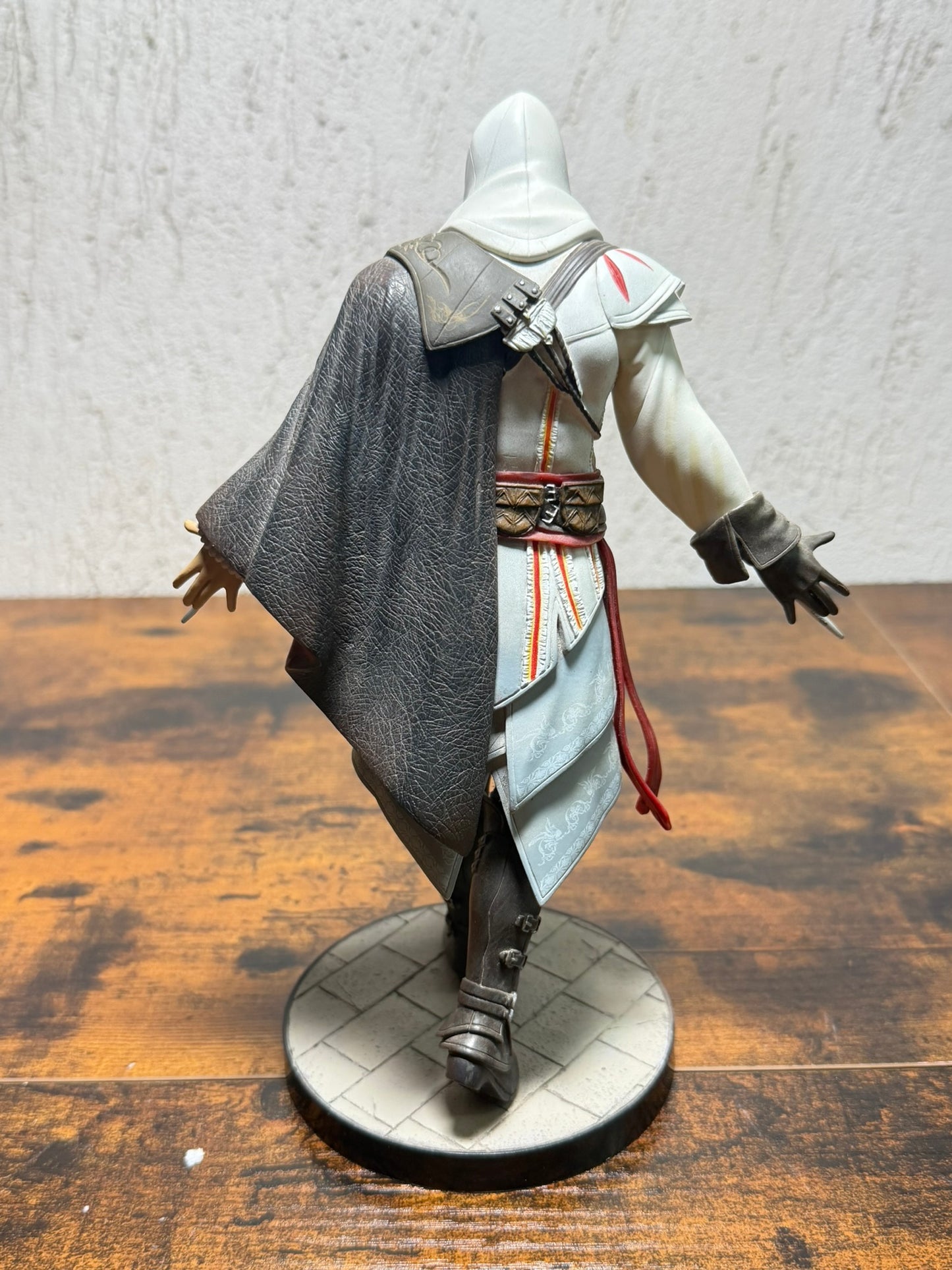 Assassins Creed II 2 Ezio Modellino Statua Bianca 9" Edizione da Collezione
