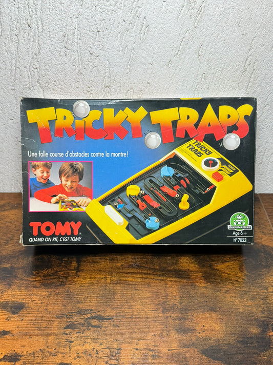 Tomy Tricky Traps con Scatola Giocattolo vintage anni 90 funzionante Ottimo