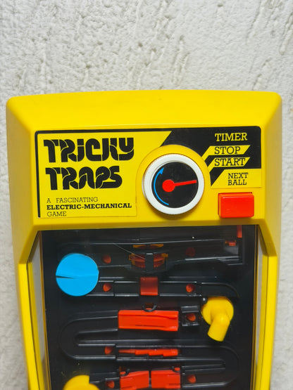 Tomy Tricky Traps con Scatola Giocattolo vintage anni 90 funzionante Ottimo