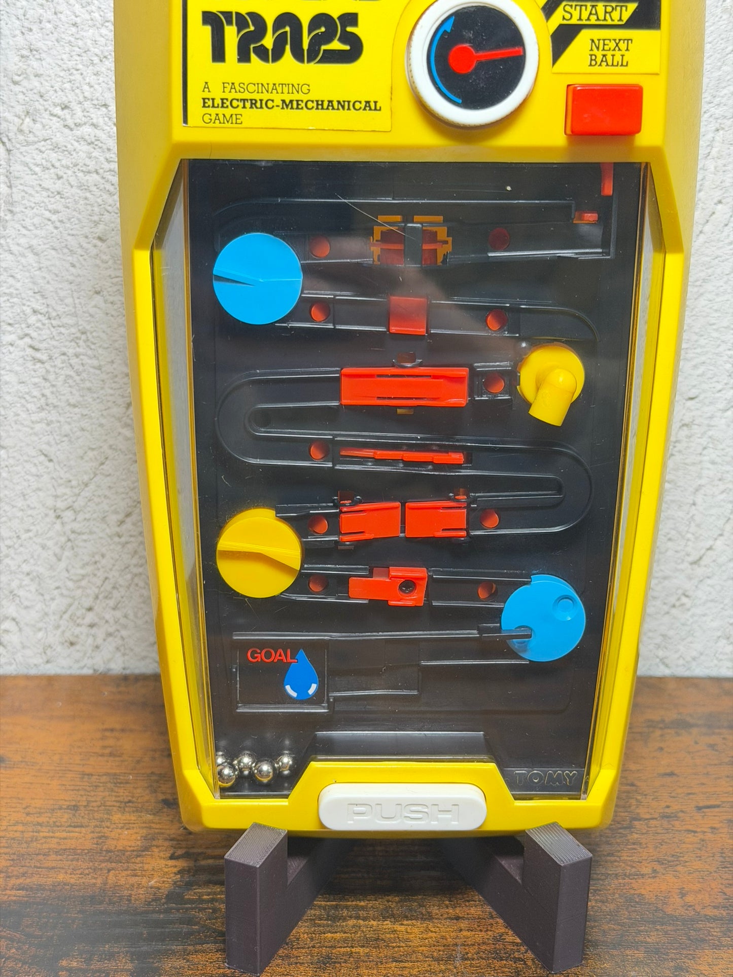 Tomy Tricky Traps con Scatola Giocattolo vintage anni 90 funzionante Ottimo
