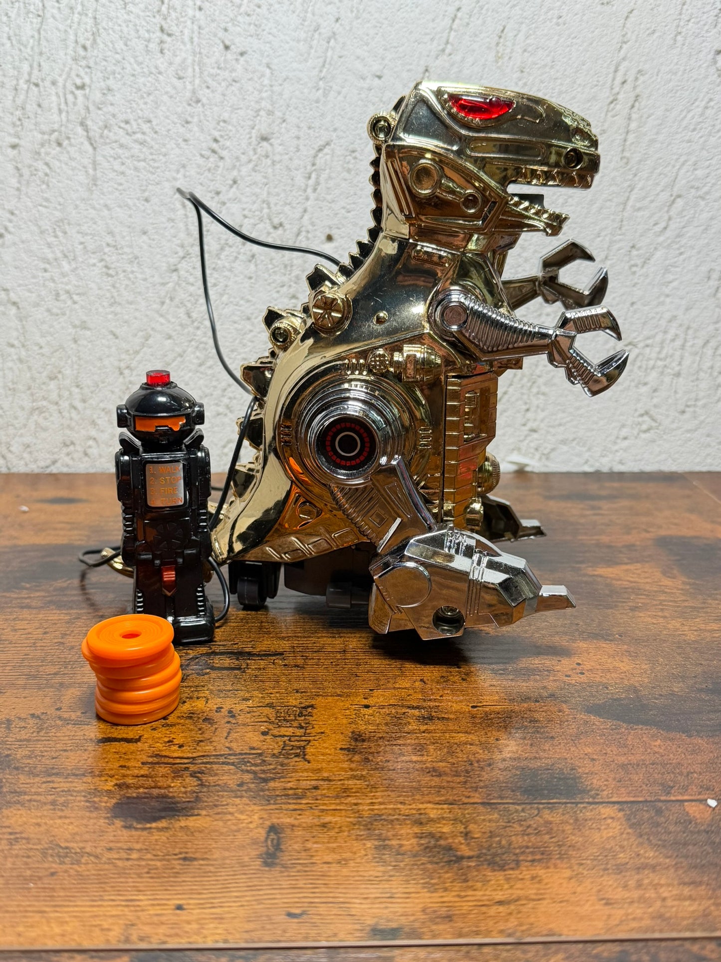 Dinosauro spaziale B/O anni 80 a batteria 7" JP-887 in scatola non funzionante