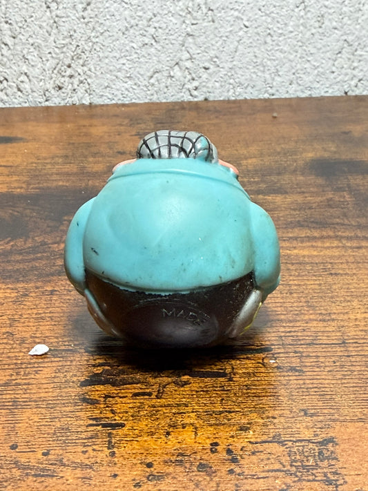pelotita jabalí rocía agua