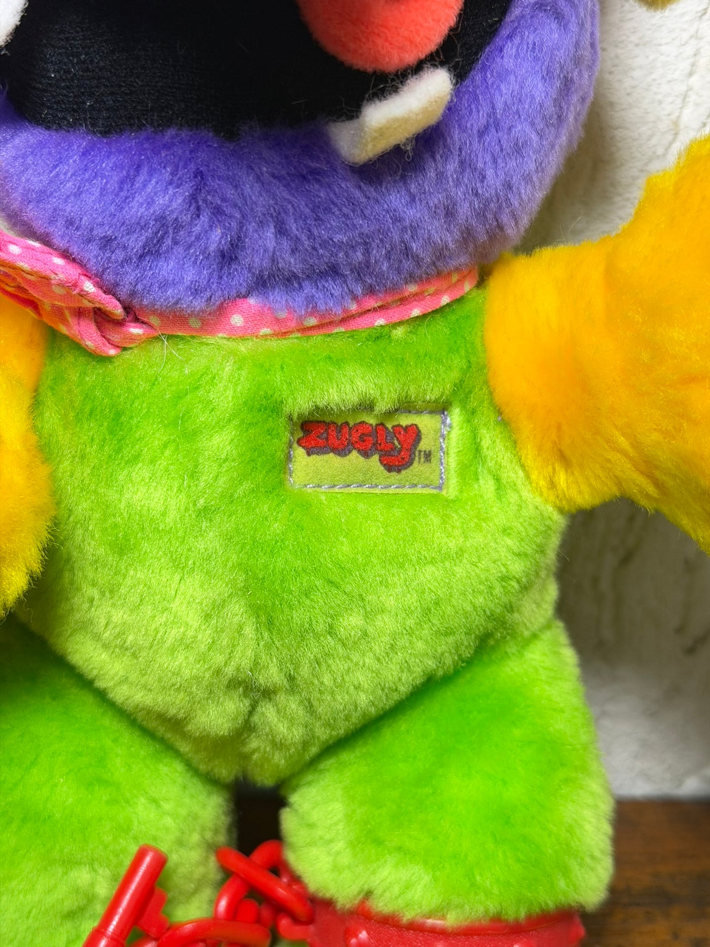 ZUGLY Hug A Monster Peluche Vintage 1986