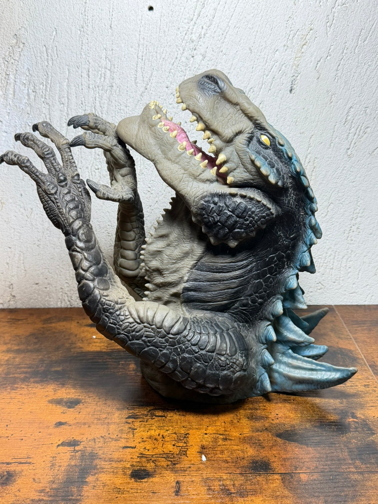 Toho 1998 Godzilla Large Hand Puppet Rubber Movie Prop by Resaurus VGC