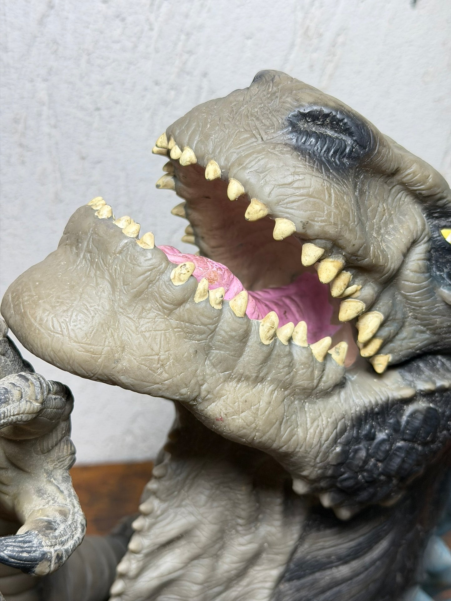Toho 1998 Godzilla Large Hand Puppet Rubber Movie Prop by Resaurus VGC