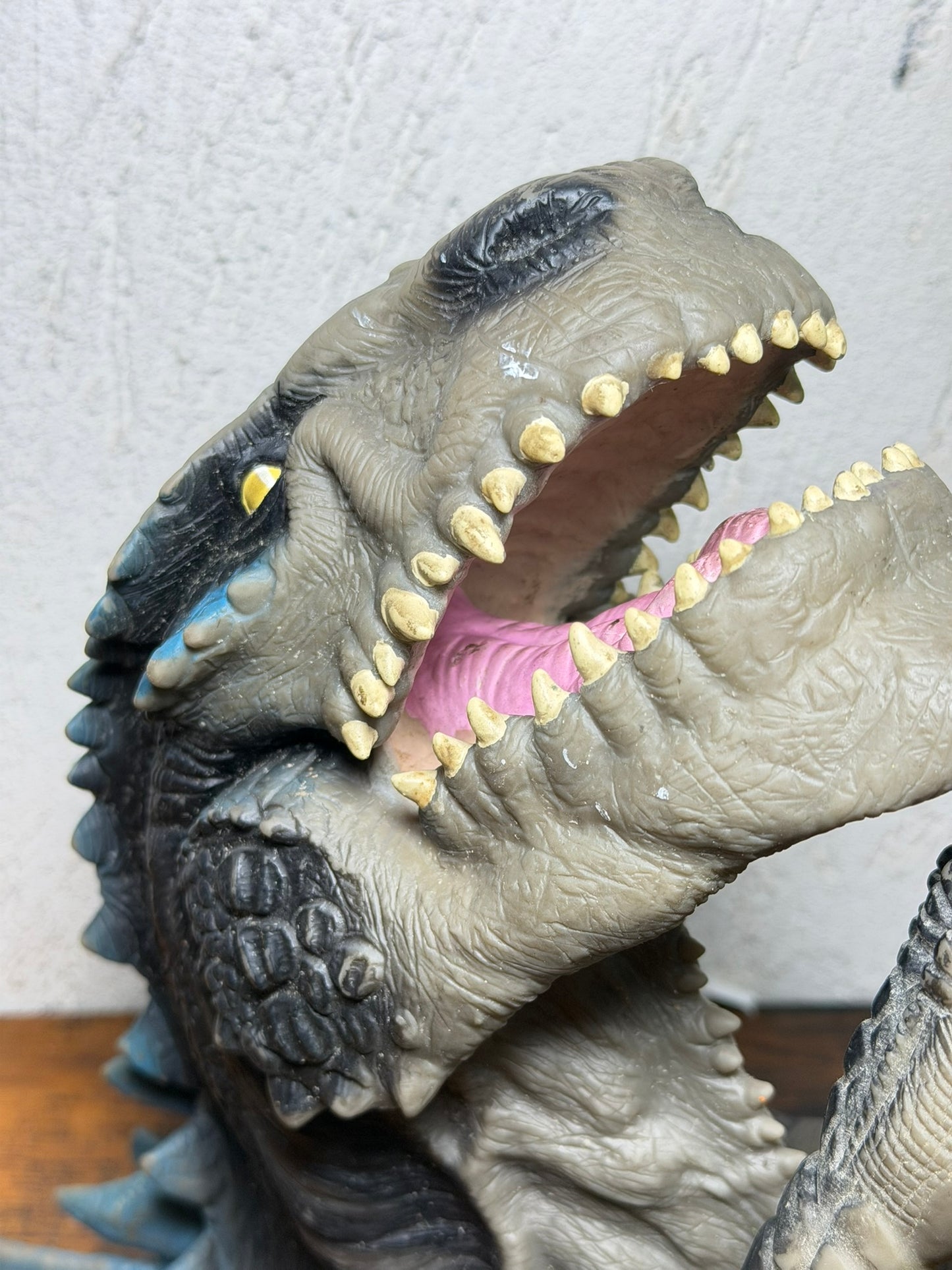 Toho 1998 Godzilla Large Hand Puppet Rubber Movie Prop by Resaurus VGC