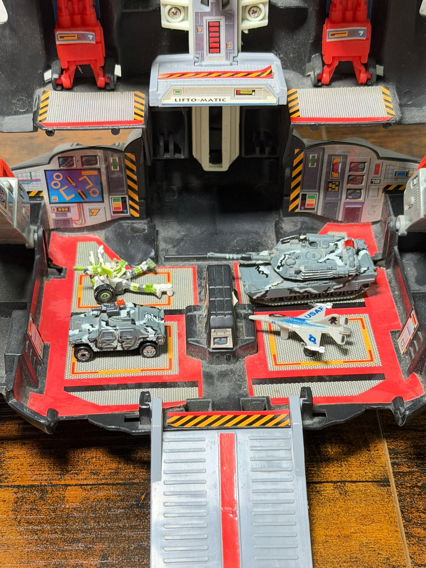 Micro Machines Military Falcon Wing Skybase Playset B2-Spirit Stealth